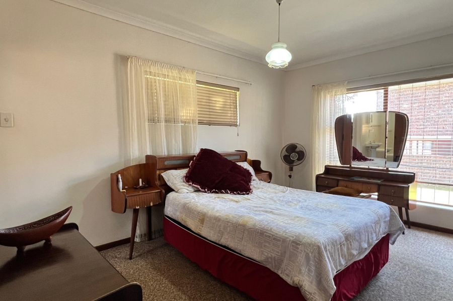 4 Bedroom Property for Sale in Wavecrest Eastern Cape